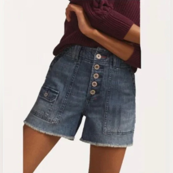 Anthropologie Pants - Anthropologie Pilcro and the letterpress the wanderer button front shorts